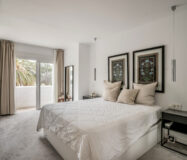 Двухуровневый дуплекс 150 кв.м в Нуэва-Андалусии с террасой