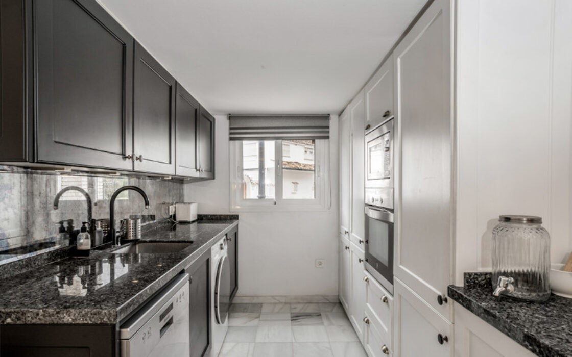 Двухуровневый дуплекс 150 кв.м в Нуэва-Андалусии с террасой