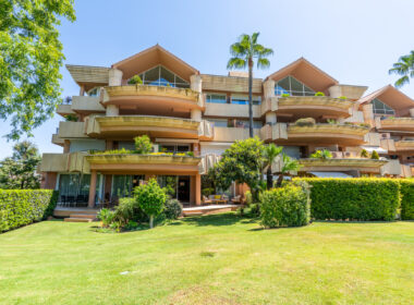 Просторные апартаменты в Новой Андалусии с террасой 194 кв.м