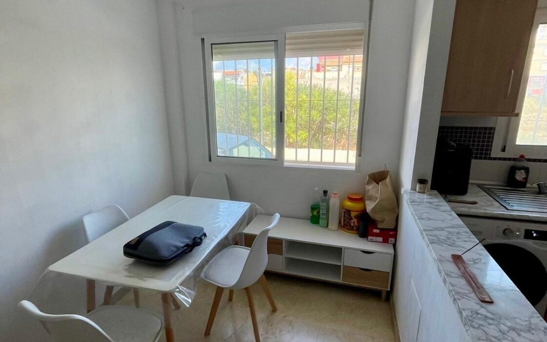 Апартамент в Бенихофаре 108 кв.м з басейном та терасою