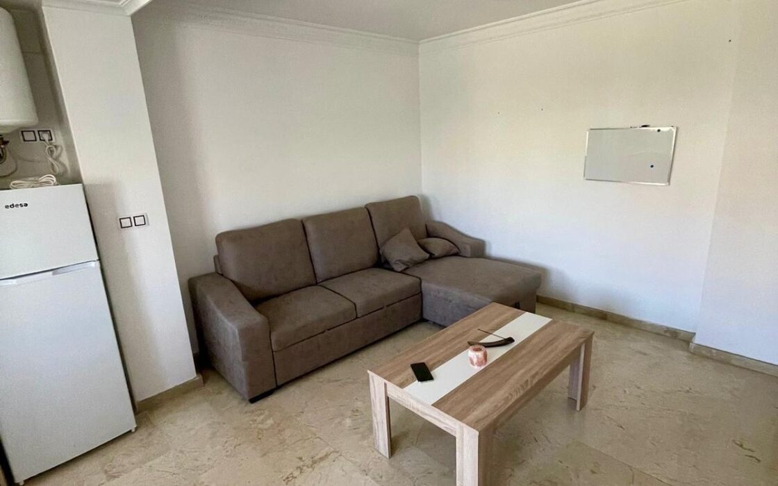 Апартамент в Бенихофаре 108 кв.м з басейном та терасою