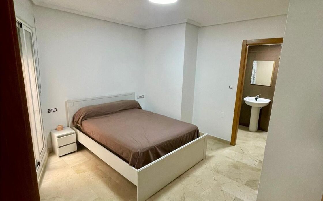 Апартамент в Бенихофаре 108 кв.м з басейном та терасою