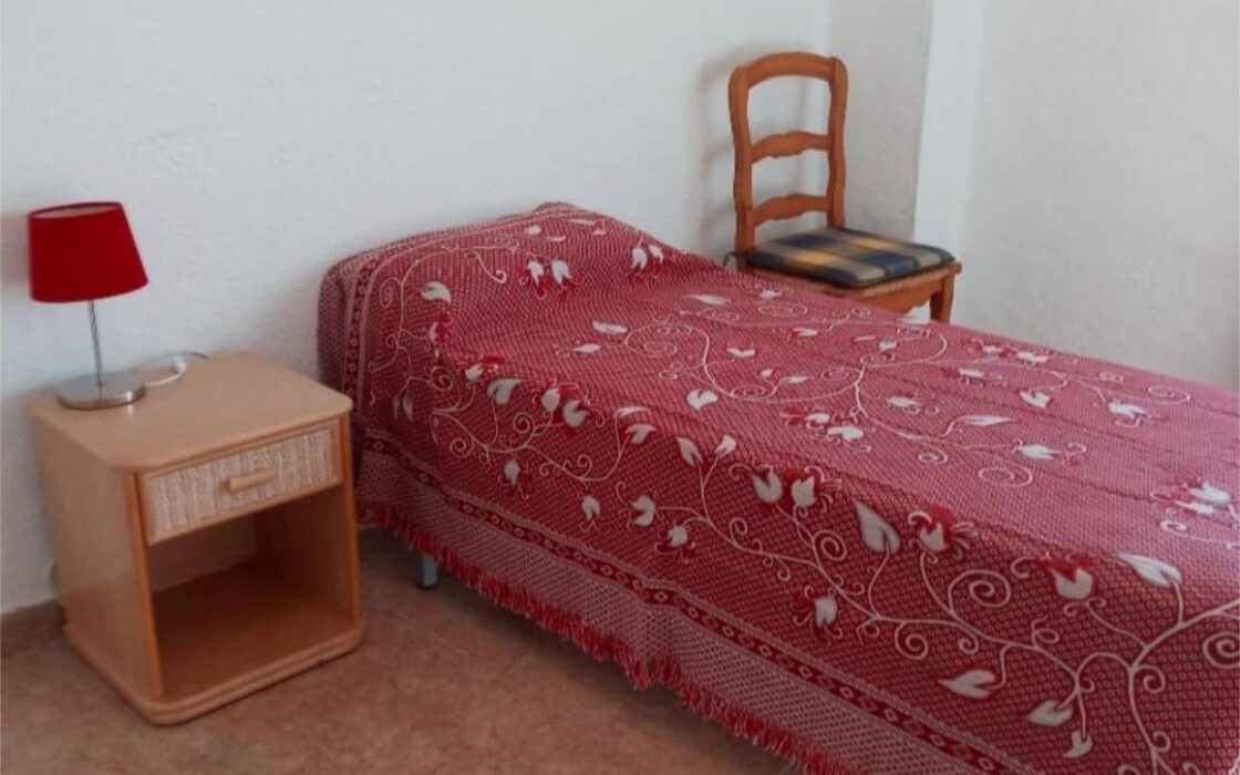 Дом в Альморади 120 кв.м, 5 комнат с зоной барбекю