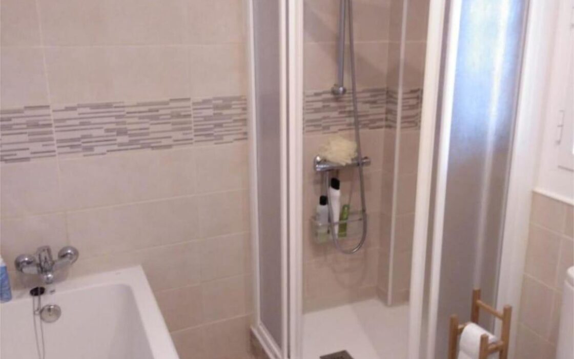 Дом в Альморади 120 кв.м, 5 комнат с зоной барбекю