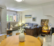 Таунхаус 146 кв.м у пляжа в Касаресе с террасой