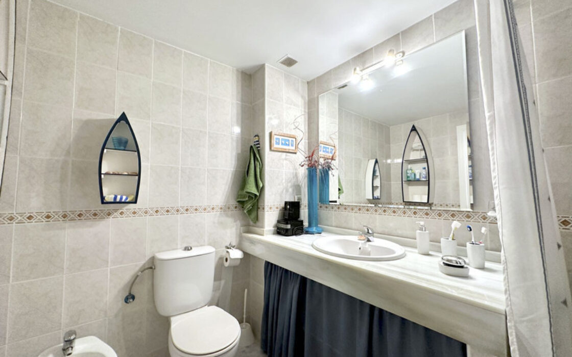 Таунхаус 146 кв.м у пляжа в Касаресе с террасой