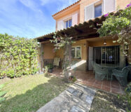 Таунхаус 146 кв.м у пляжа в Касаресе с террасой