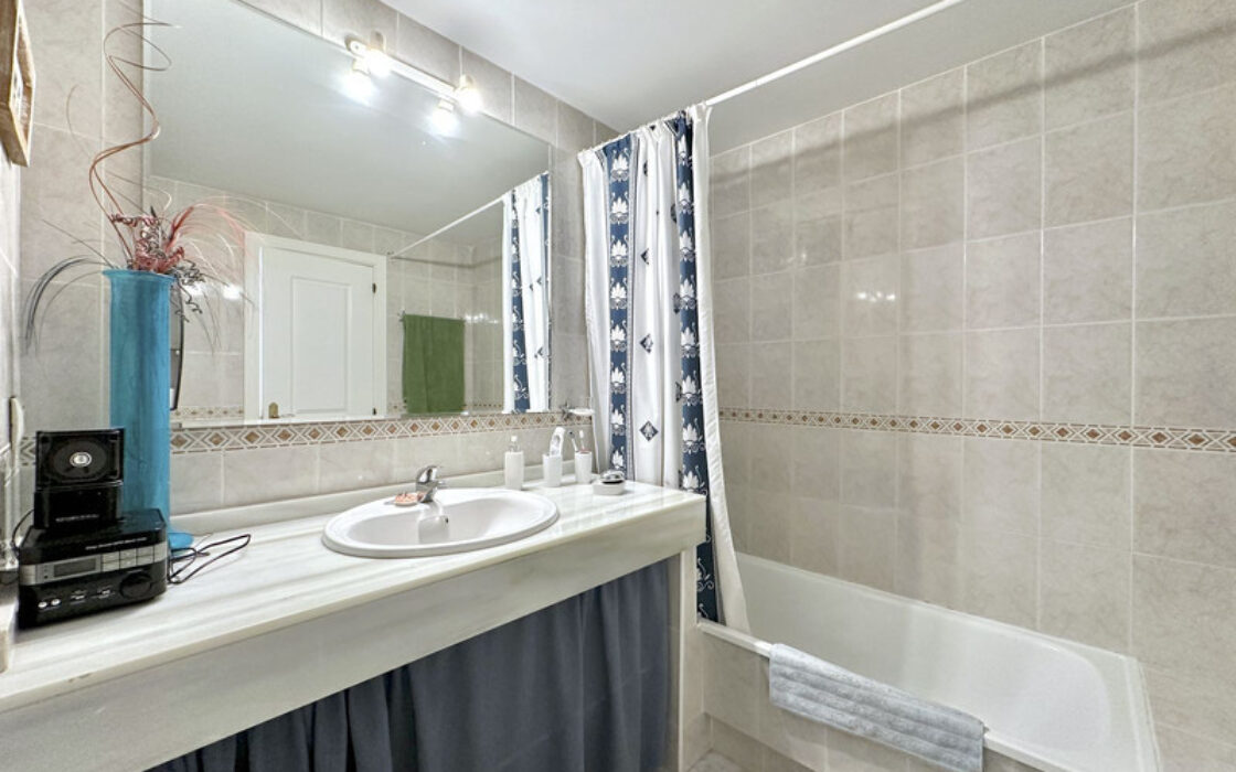 Таунхаус 146 кв.м у пляжа в Касаресе с террасой