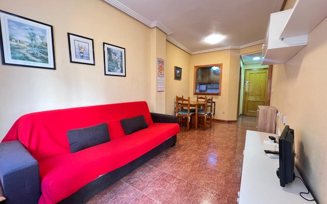 Апартаменты в Торревьехе 47 кв.м с террасой у моря