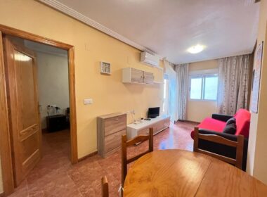 Апартаменты в Торревьехе 47 кв.м с террасой у моря