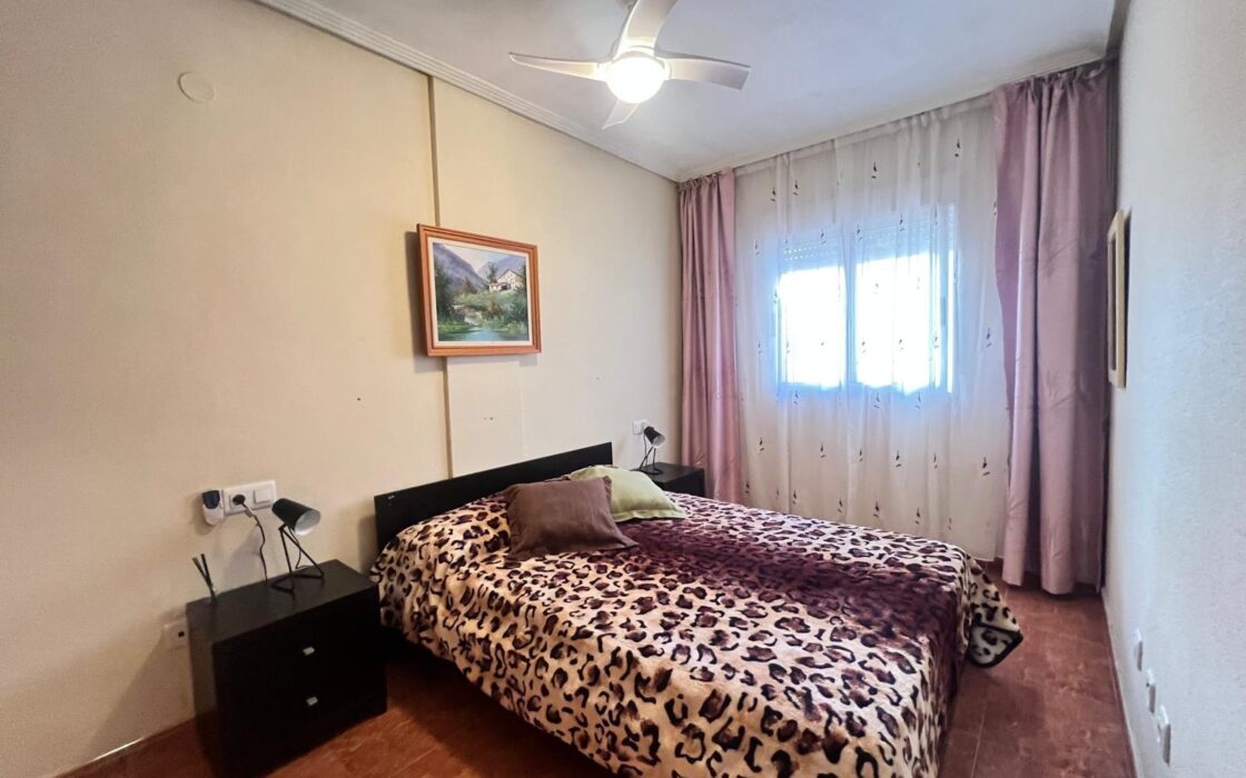 Апартаменты в Торревьехе 47 кв.м с террасой у моря