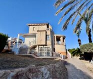 Вилла с бассейном в Коста-Ориуэла142 кв.м, 4 спальни