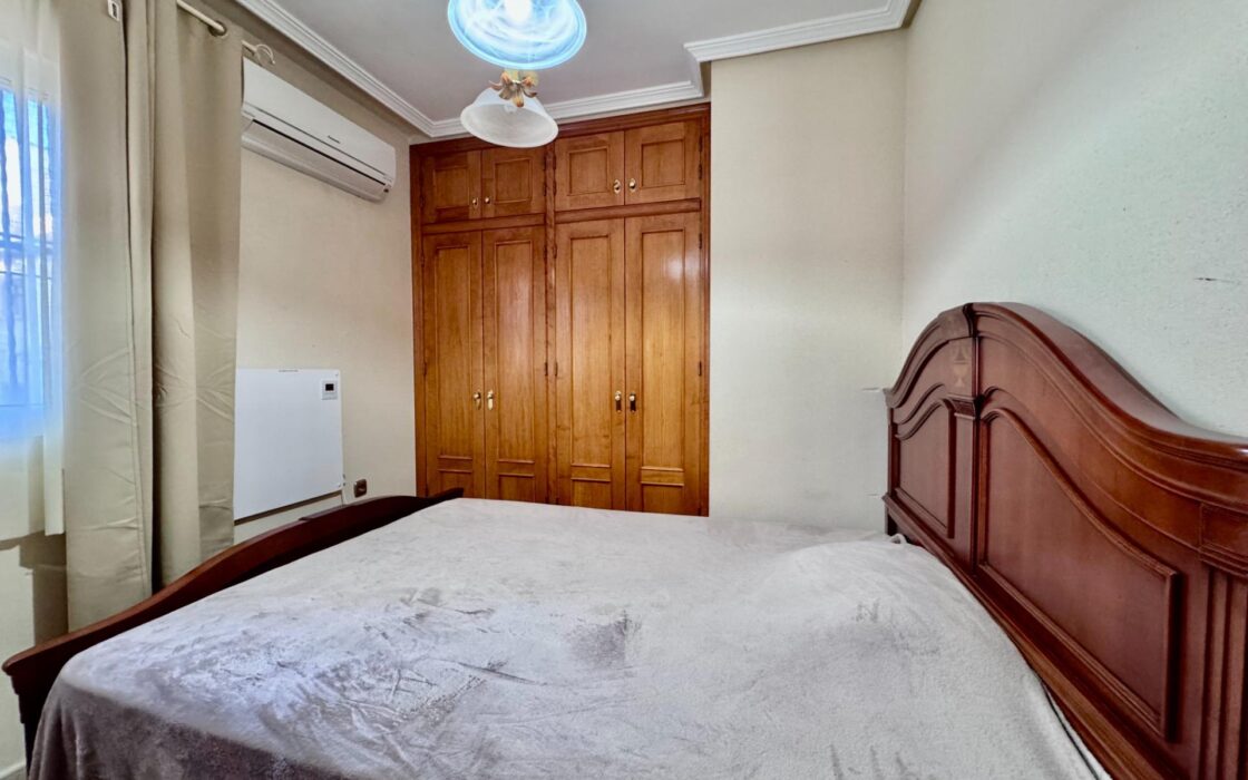 Вилла с бассейном в Коста-Ориуэла142 кв.м, 4 спальни