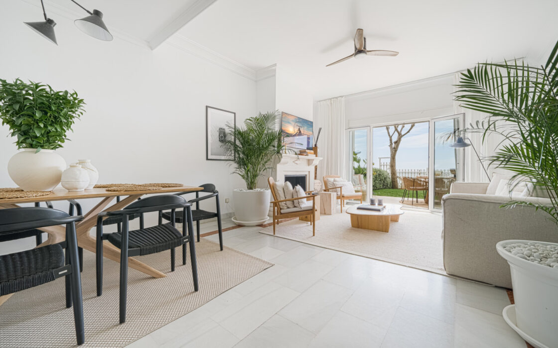 Трехкомнатный таунхаус у моря в El Saladillo, 130 кв.м.