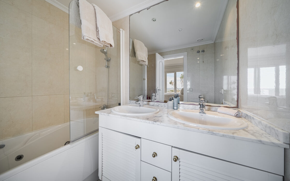 Трехкомнатный таунхаус у моря в El Saladillo, 130 кв.м.