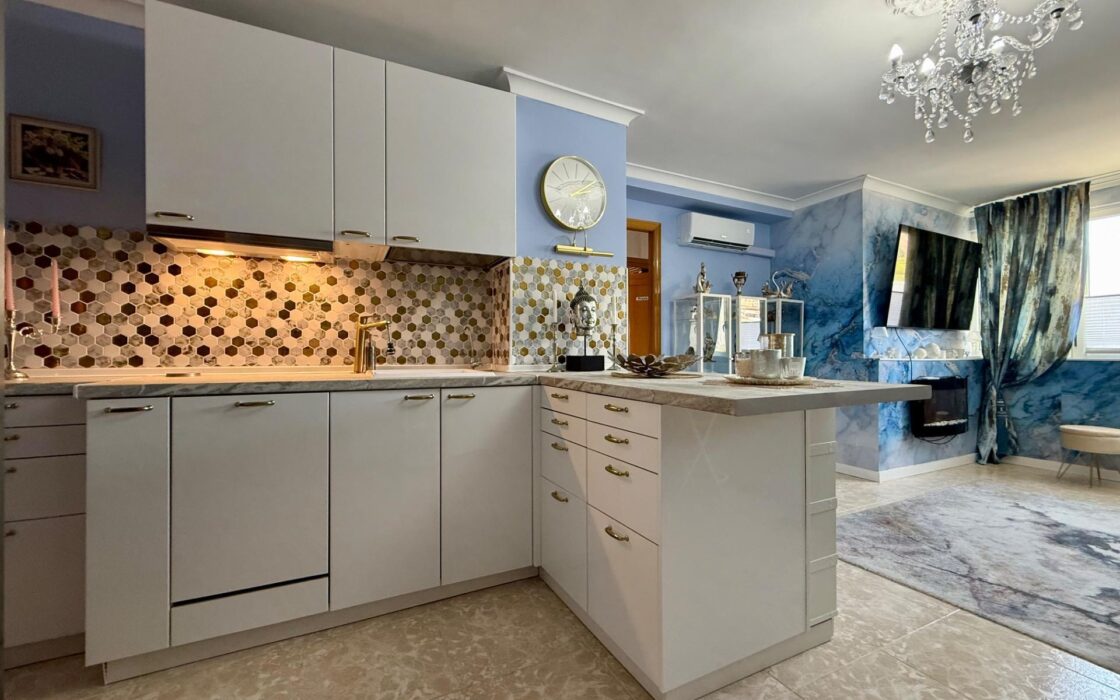 2-комн. квартира 81 кв.м с лифтом в Аликанте возле ТЦ