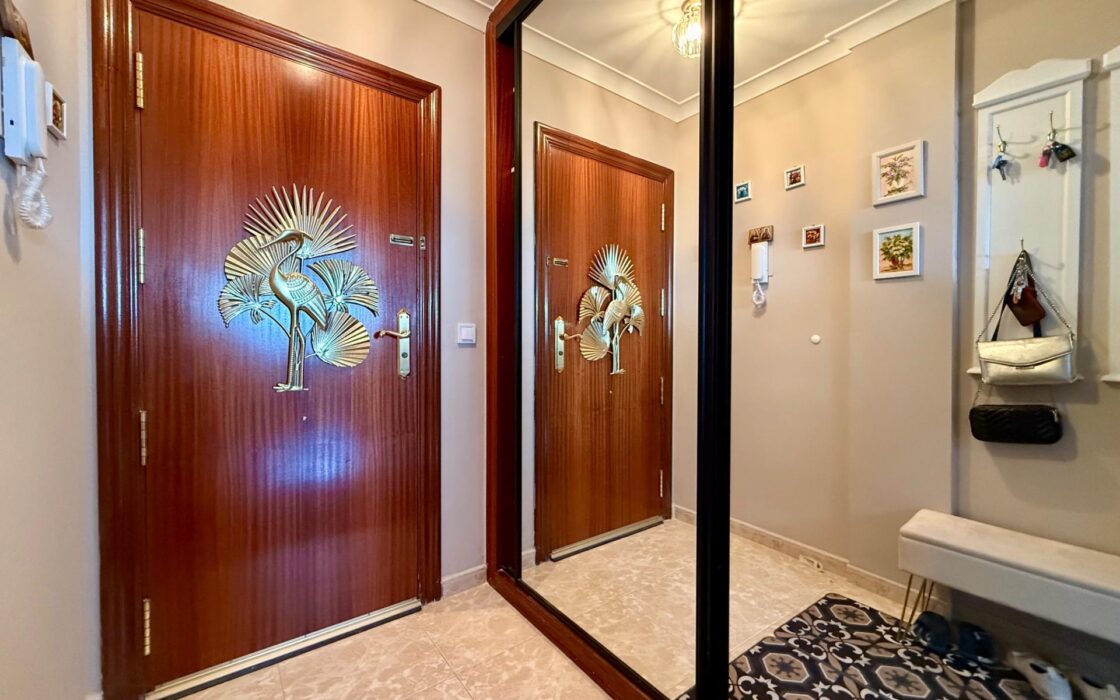 2-комн. квартира 81 кв.м с лифтом в Аликанте возле ТЦ