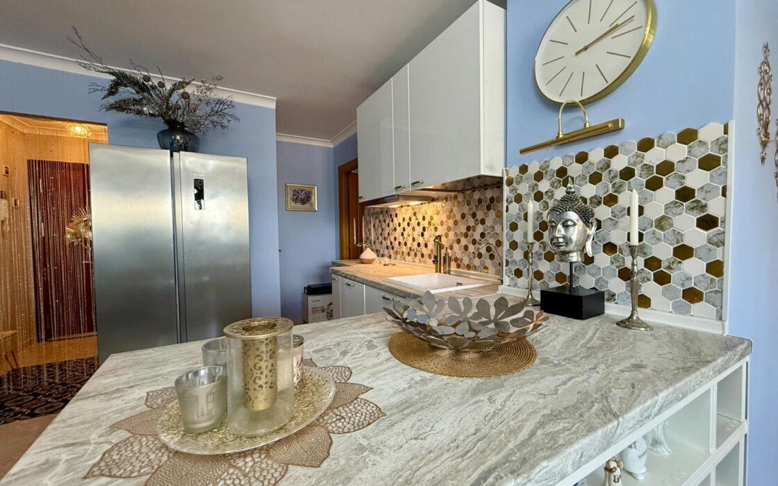 2-комн. квартира 81 кв.м с лифтом в Аликанте возле ТЦ