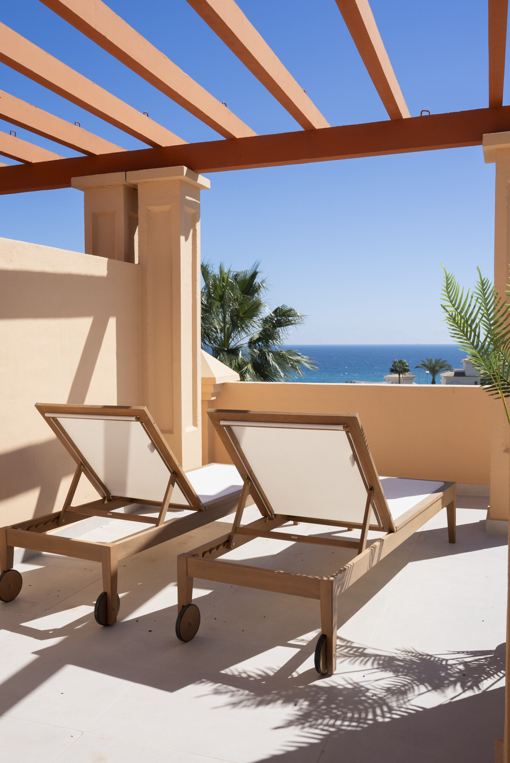 Трехкомнатный таунхаус в Испании с панорамным видом 138 кв.м