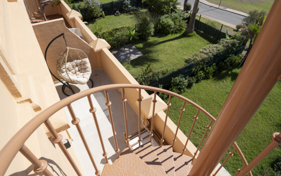 Трехкомнатный таунхаус в Испании с панорамным видом 138 кв.м