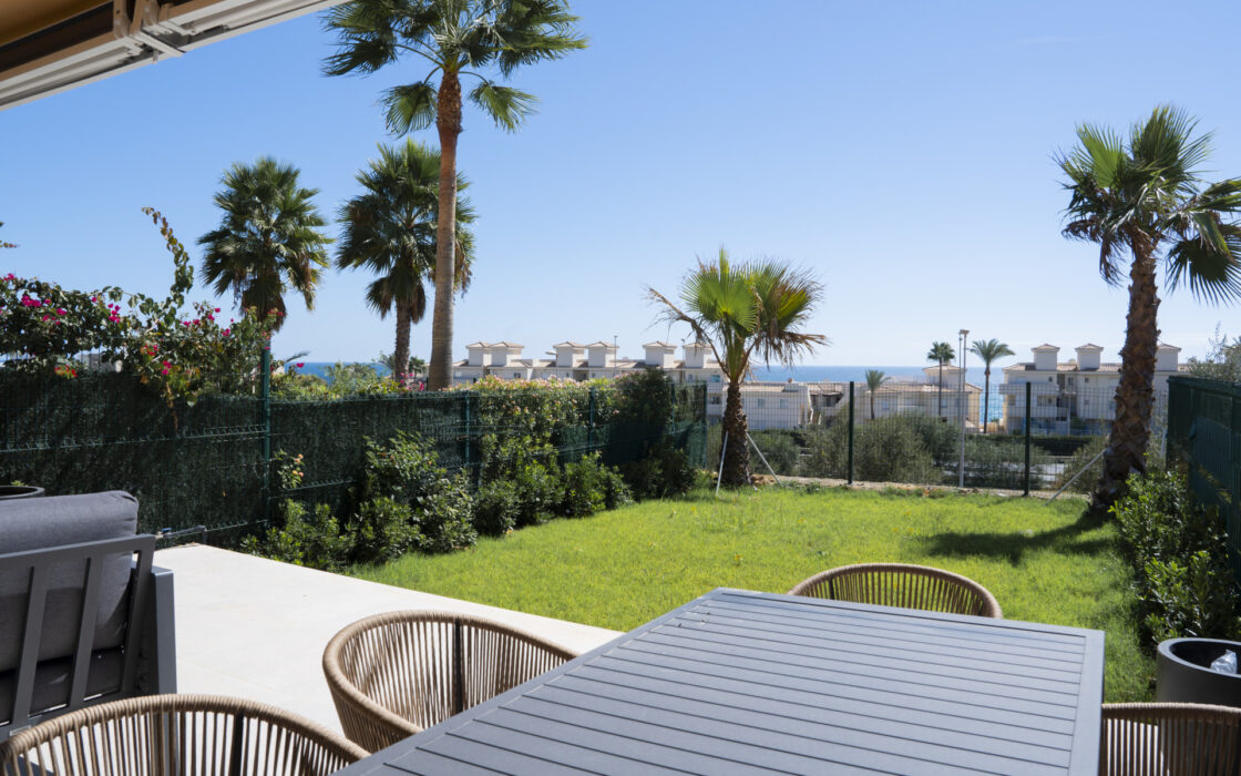 Трикімнатний таунхаус в Іспанії з панорамним видом 138 кв.м