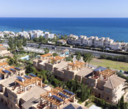 Трикімнатний таунхаус в Іспанії з панорамним видом 138 кв.м