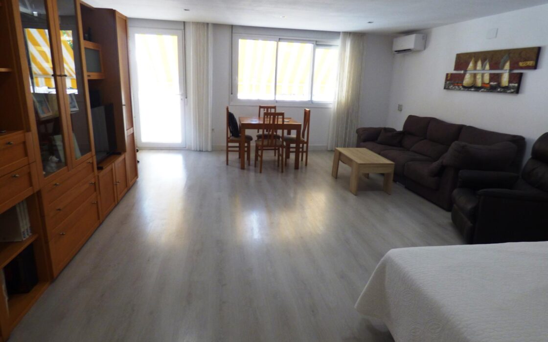 Дом в San Juan Playa 220 кв.м с морским видом и бассейном