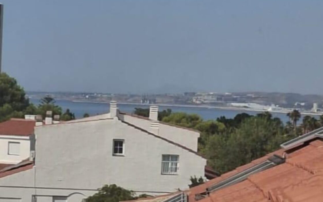 Дом в San Juan Playa 220 кв.м с морским видом и бассейном