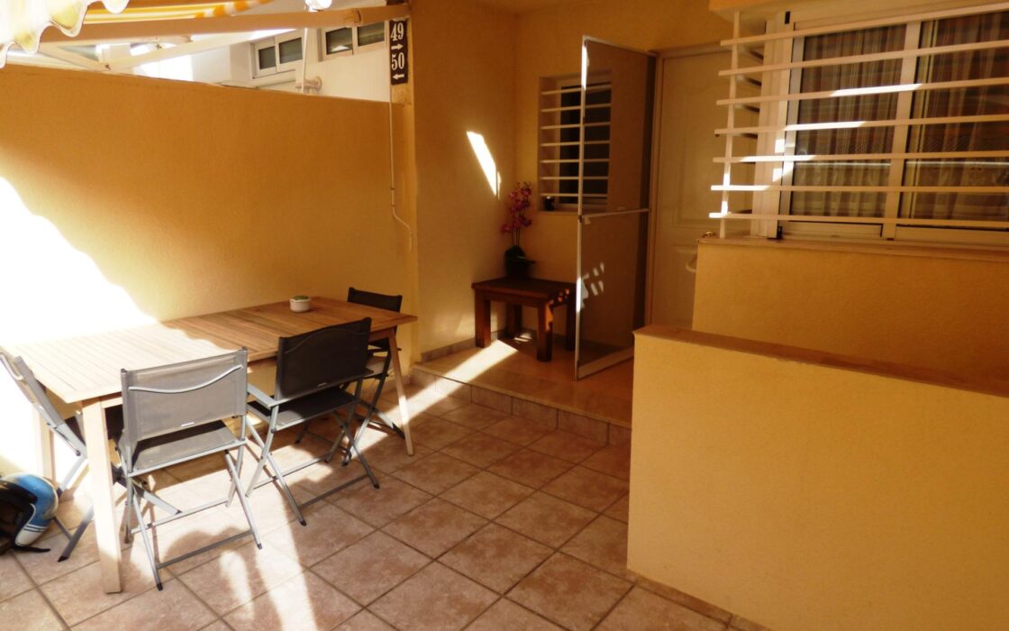 Дом в San Juan Playa 220 кв.м с морским видом и бассейном