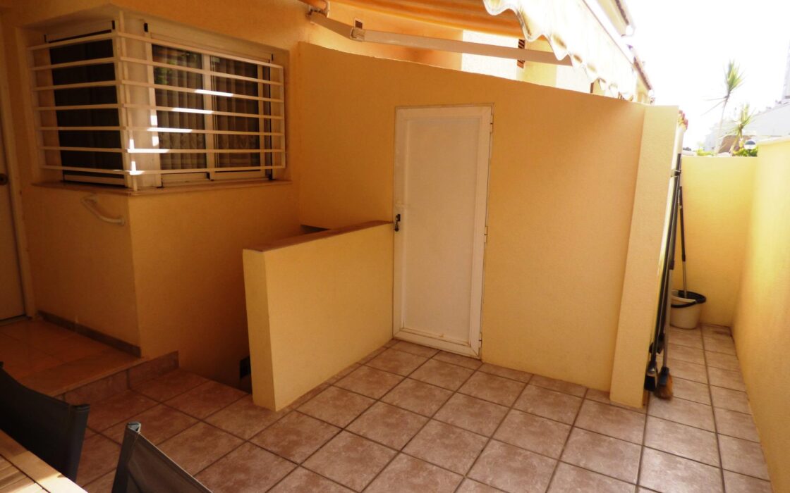 Дом в San Juan Playa 220 кв.м с морским видом и бассейном