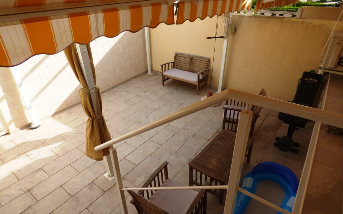 Дом в San Juan Playa 220 кв.м с морским видом и бассейном