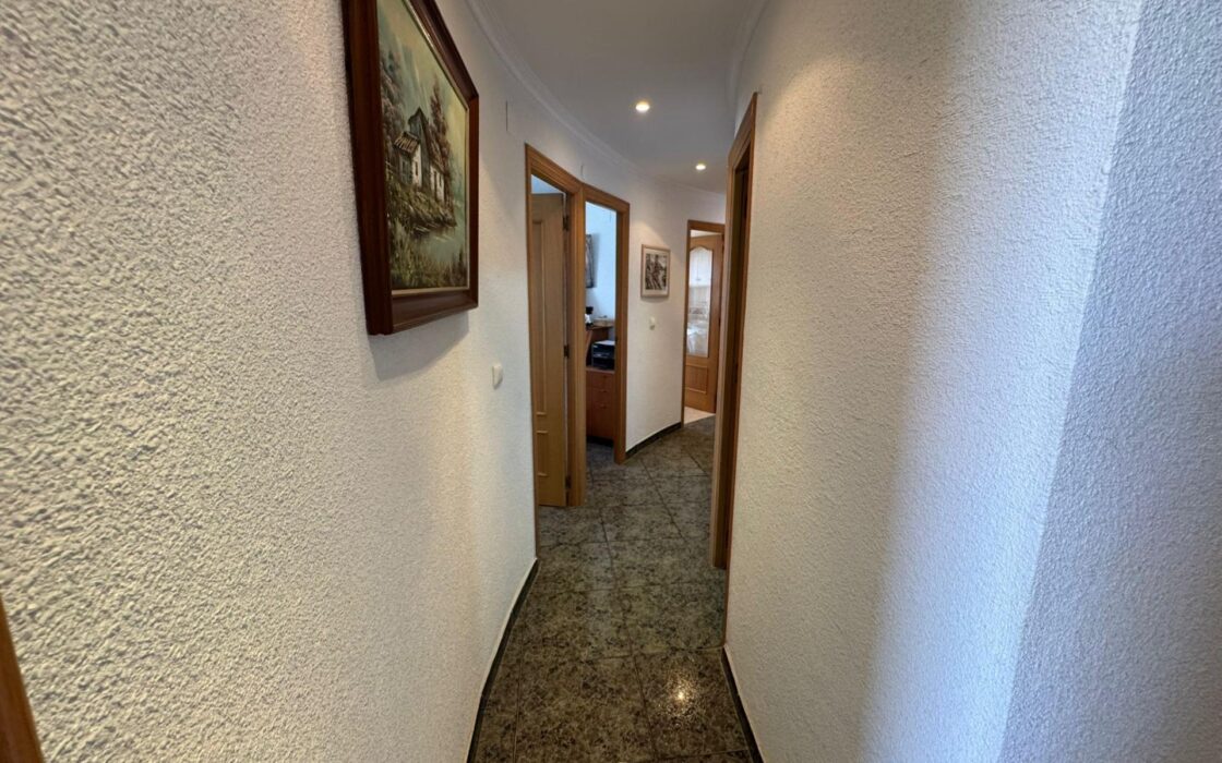 Апартаменты в Торревьехе 89 кв.м 5 м до моря