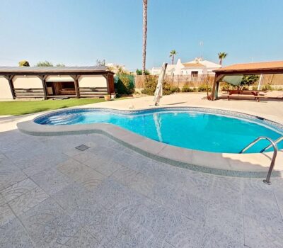 Будинок в Торрев’єсі 163 кв.м з ділянкою 1050 м біля моря