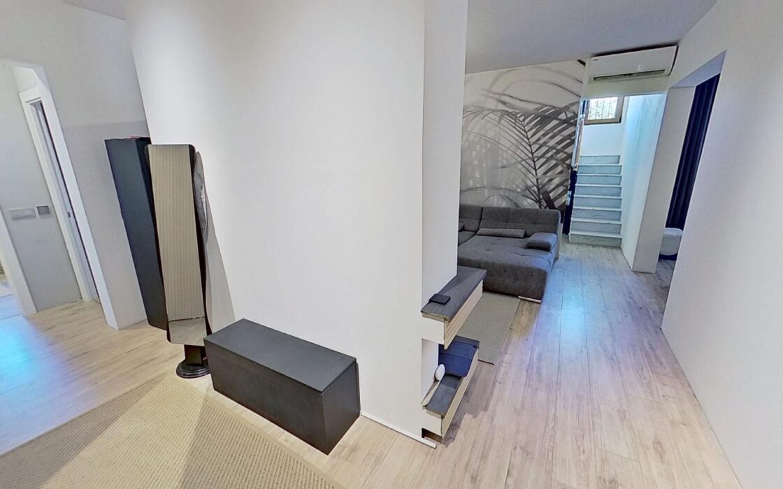 Дом в Торревьехе 163 кв.м с участком 1050 м у моря