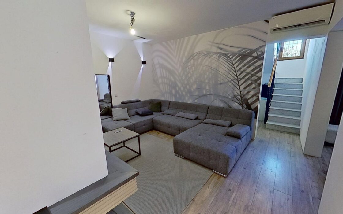 Дом в Торревьехе 163 кв.м с участком 1050 м у моря