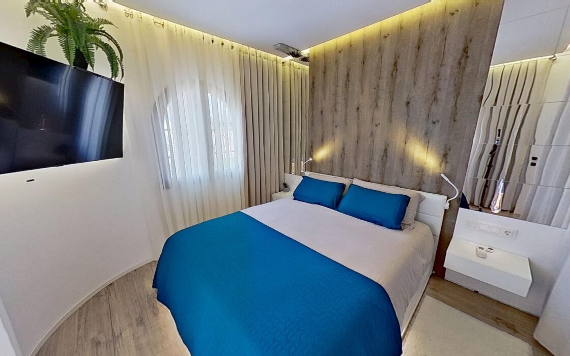 Дом в Торревьехе 163 кв.м с участком 1050 м у моря