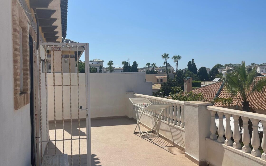 Смежна вилла в Торре-Ла-Мата з видом на море 161 кв.м