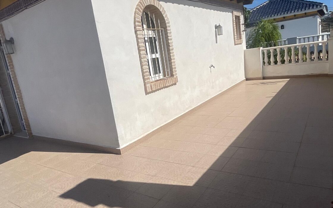 Смежна вилла в Торре-Ла-Мата з видом на море 161 кв.м