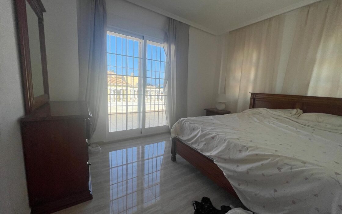 Смежна вилла в Торре-Ла-Мата з видом на море 161 кв.м