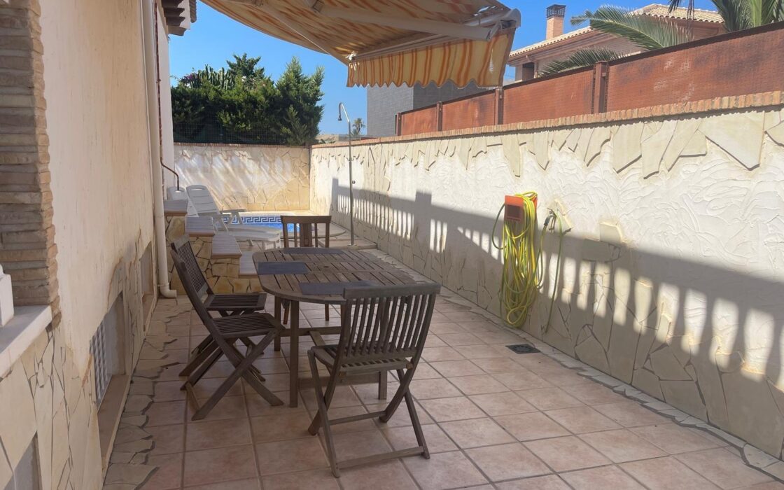 Смежна вилла в Торре-Ла-Мата з видом на море 161 кв.м