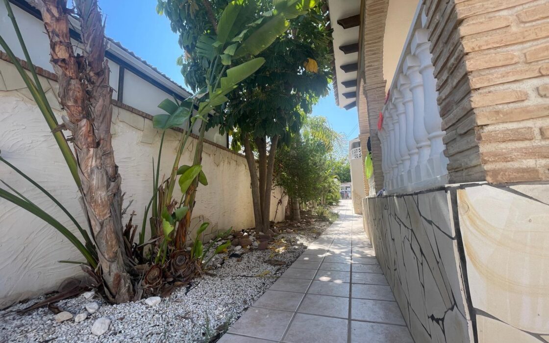 Смежна вилла в Торре-Ла-Мата з видом на море 161 кв.м