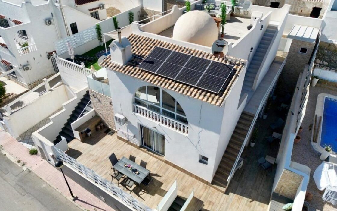 Вилла в Сан-Мигеле с частным бассейном и террасой 152 кв.м