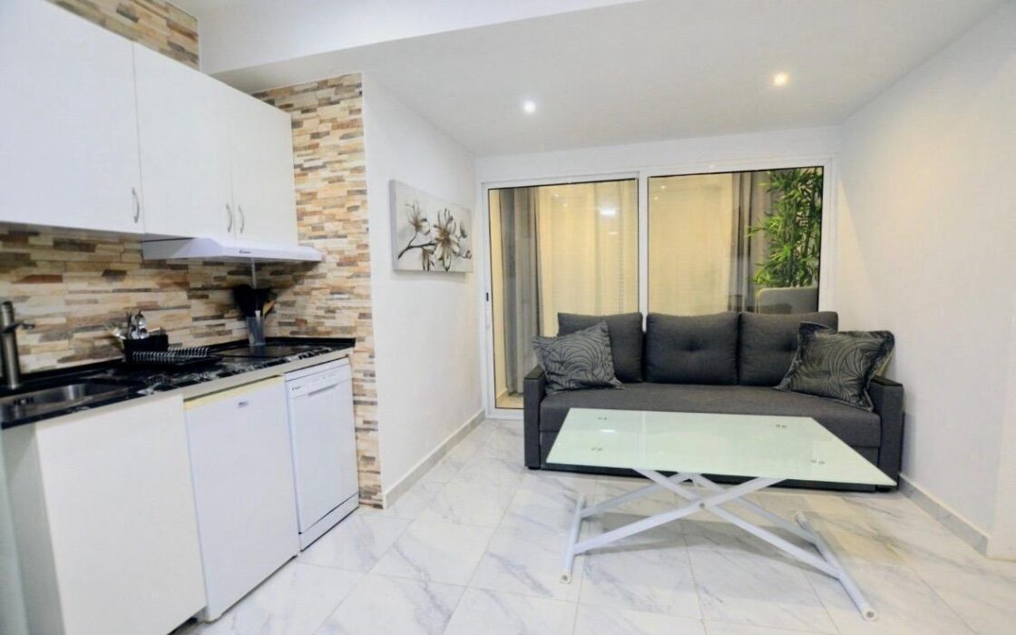 Вилла в Сан-Мигеле с частным бассейном и террасой 152 кв.м