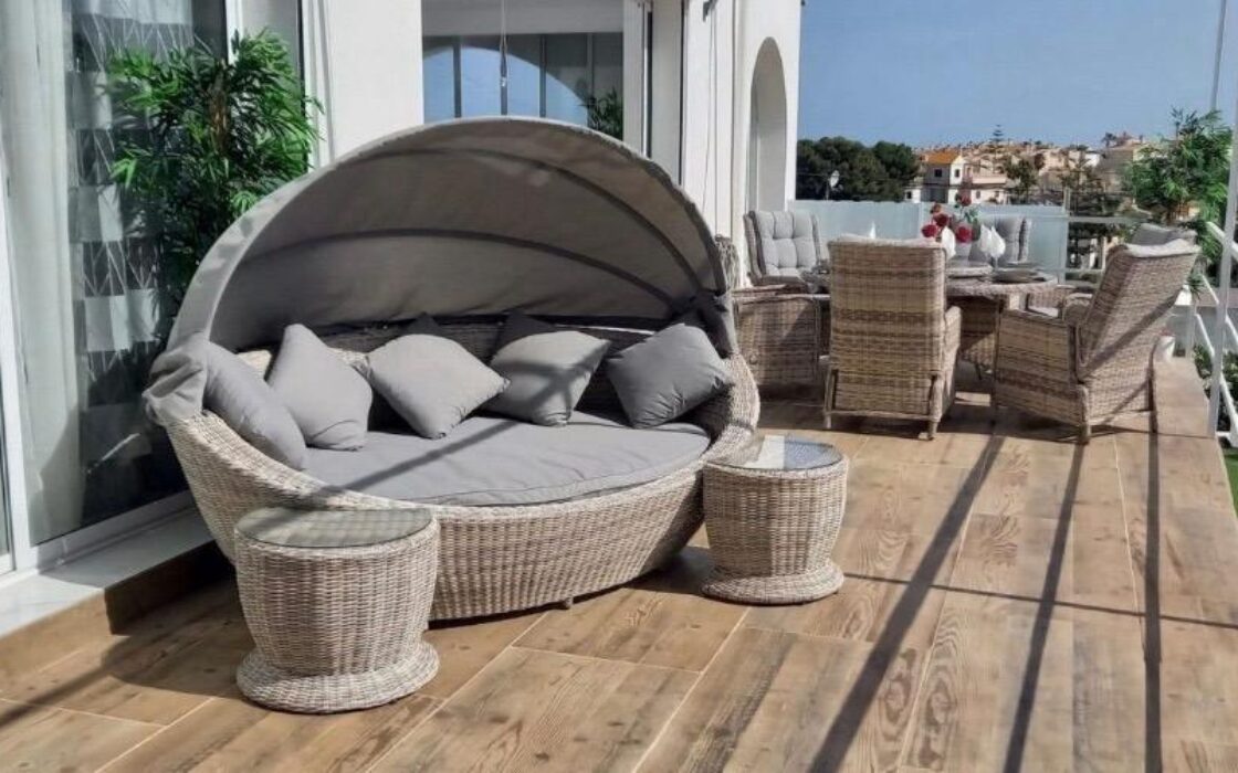 Вилла в Сан-Мигеле с частным бассейном и террасой 152 кв.м