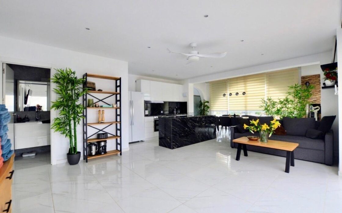 Вилла в Сан-Мигеле с частным бассейном и террасой 152 кв.м