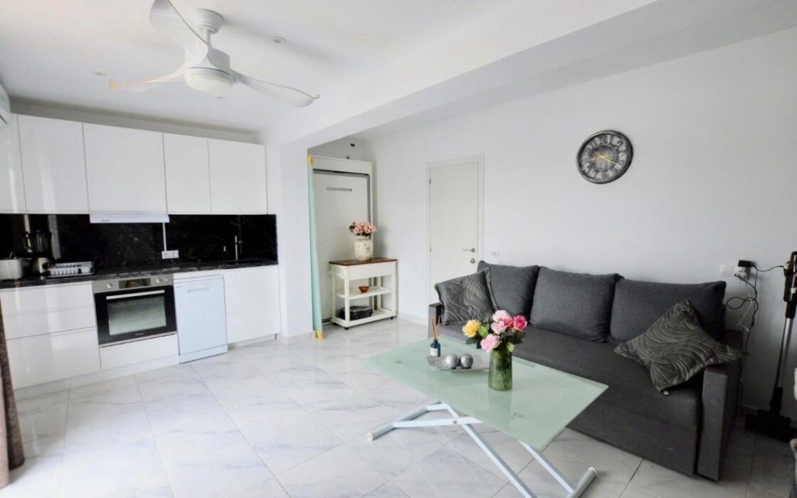 Вилла в Сан-Мигеле с частным бассейном и террасой 152 кв.м