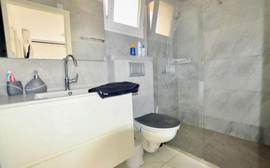 Вилла в Сан-Мигеле с частным бассейном и террасой 152 кв.м