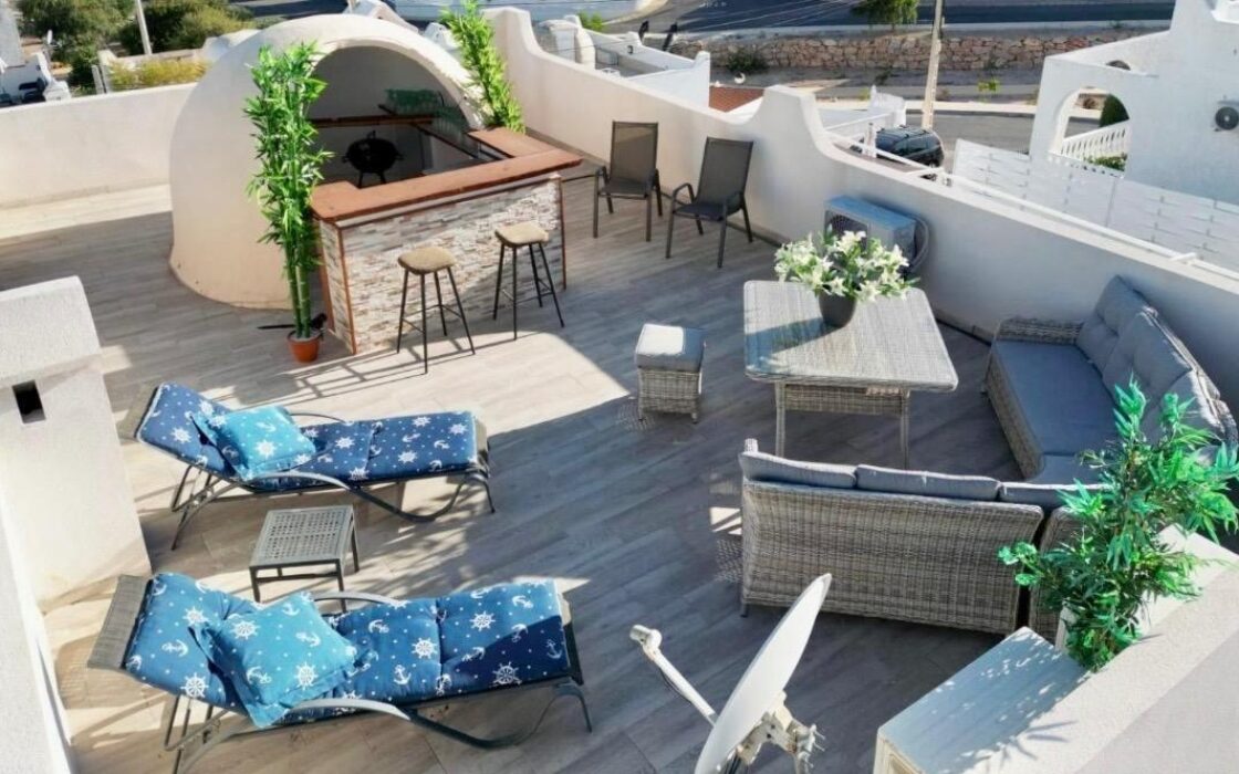 Вилла в Сан-Мигеле с частным бассейном и террасой 152 кв.м