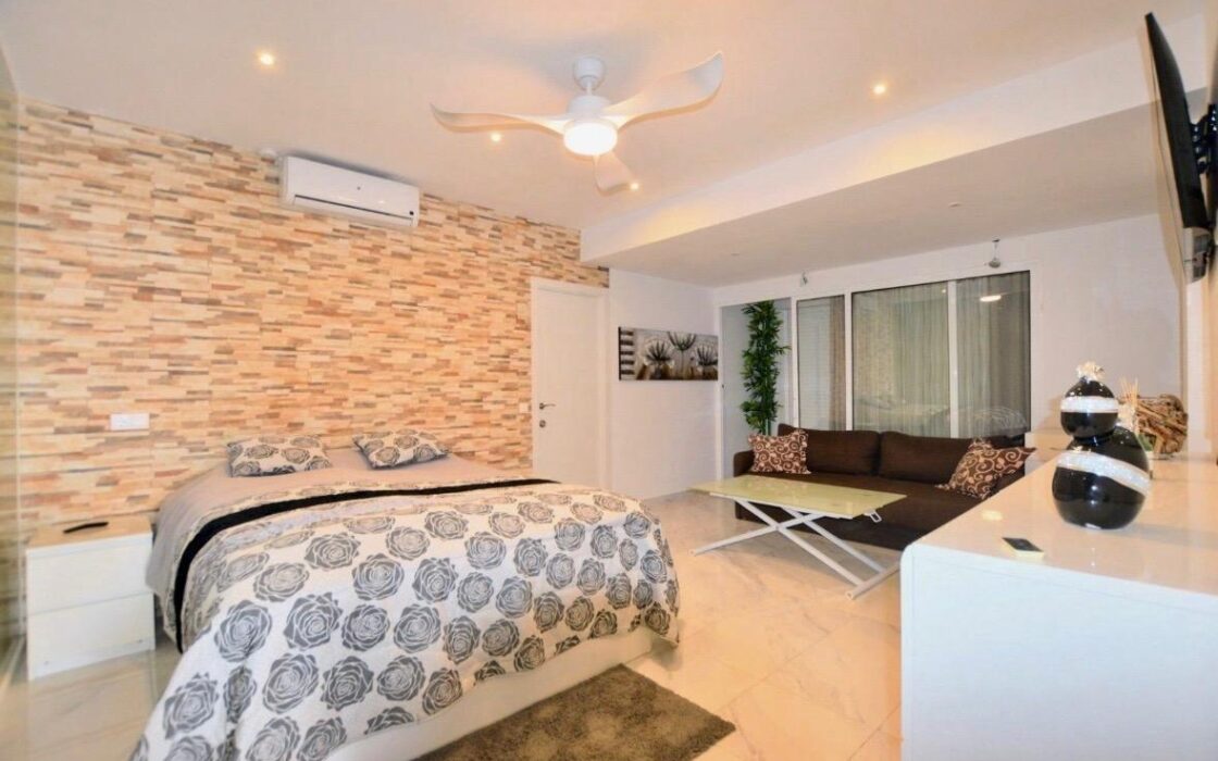 Вилла в Сан-Мигеле с частным бассейном и террасой 152 кв.м