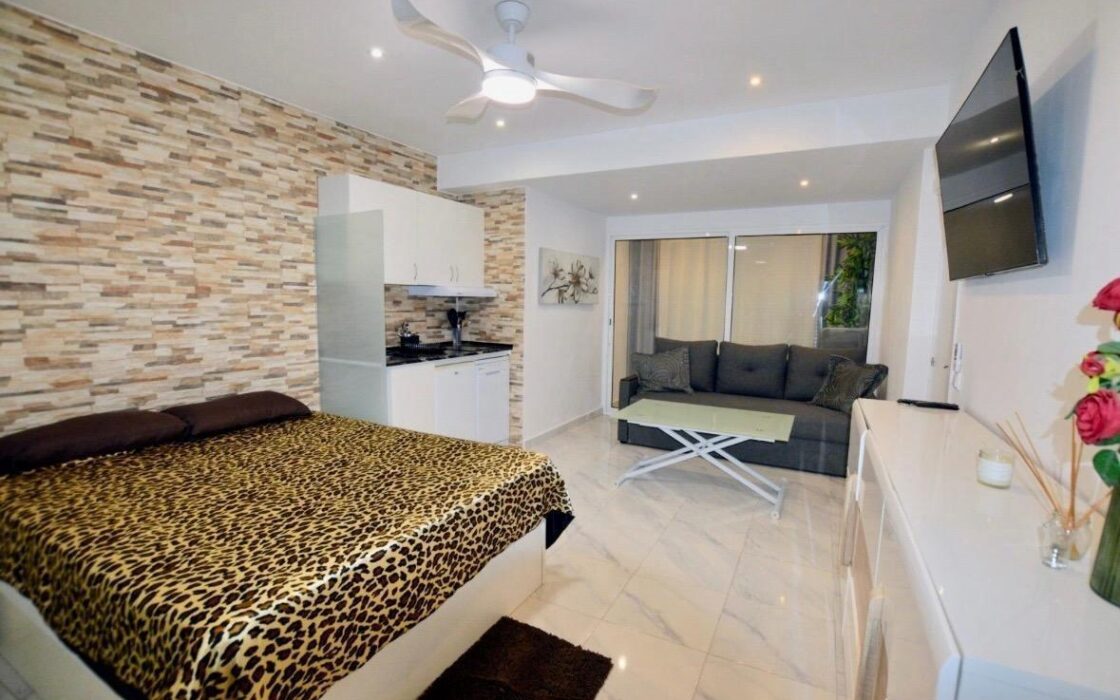 Вилла в Сан-Мигеле с частным бассейном и террасой 152 кв.м